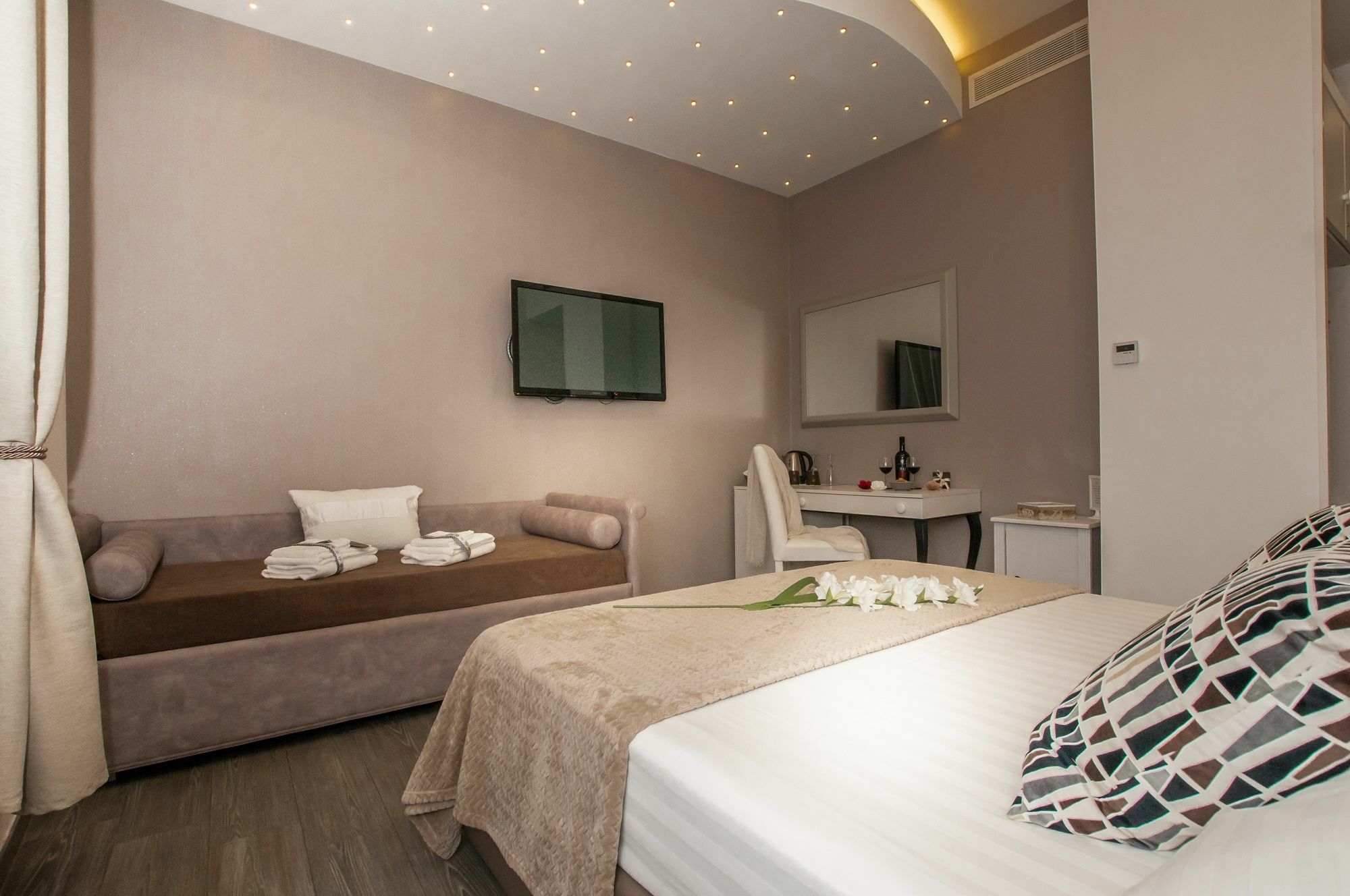Elenoire & Guest house Rome